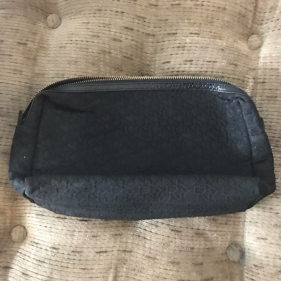 Dkny pouch - Picture 1 of 3
